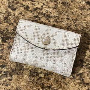 Michael Kors Monogram Snap Closure Credit Card Case Vanilla